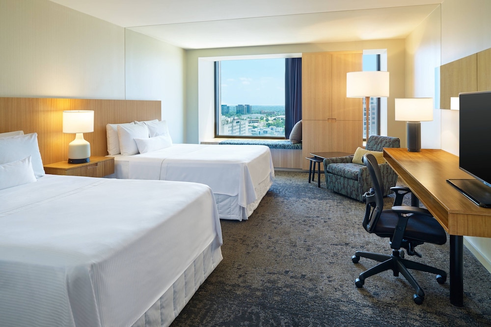 Club Room, 2 Queen Beds - Photo 1