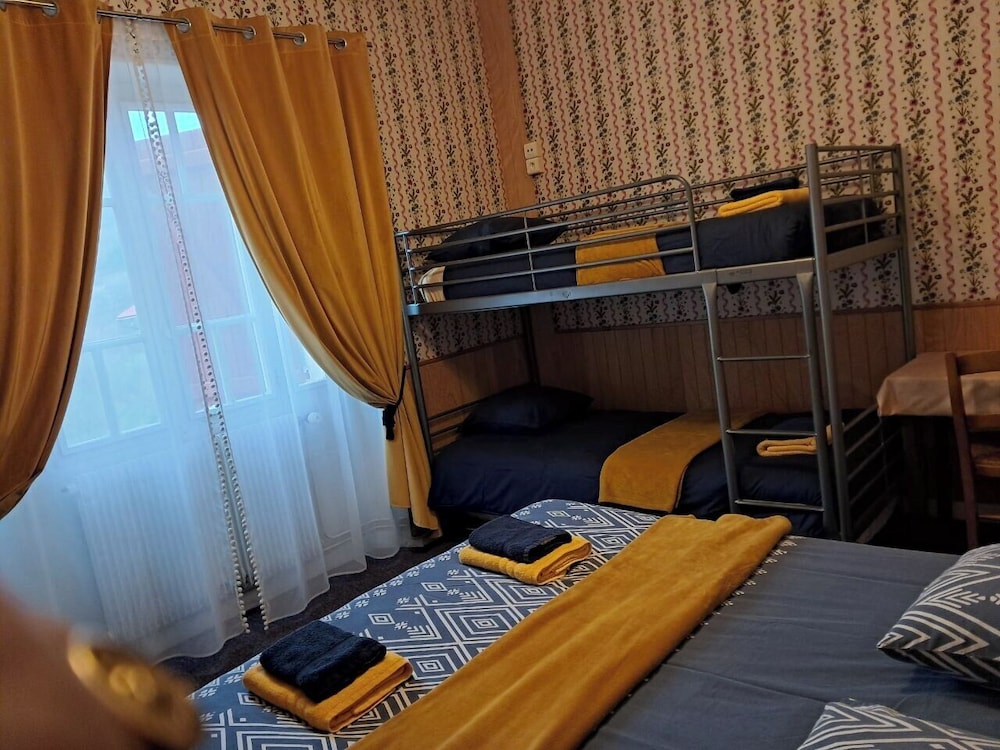 Basic Quadruple Room, Mountain View