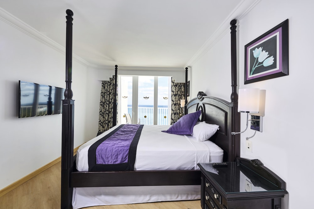 Family Suite, Ocean View (B2C-CA)