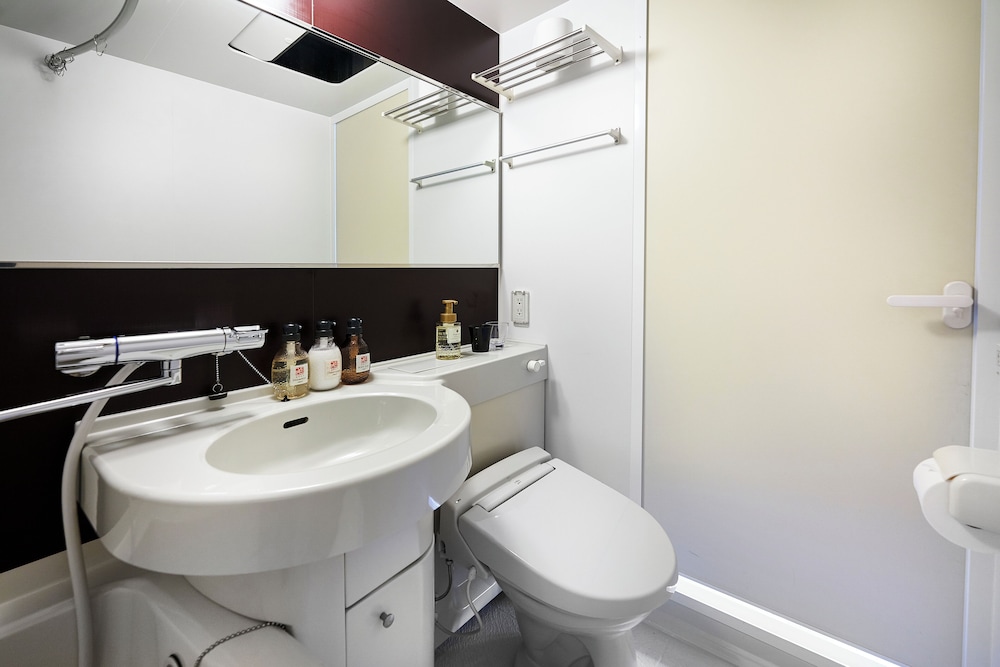 Standard Twin Room - Photo 4