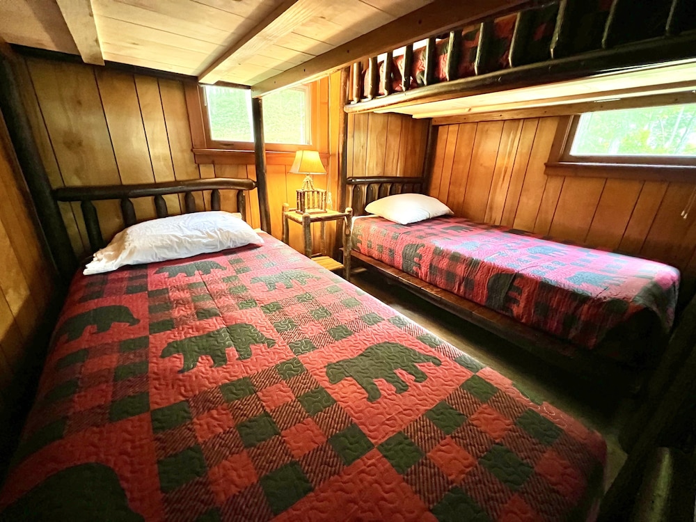 Family Cabin, 2 Bedrooms photo 1