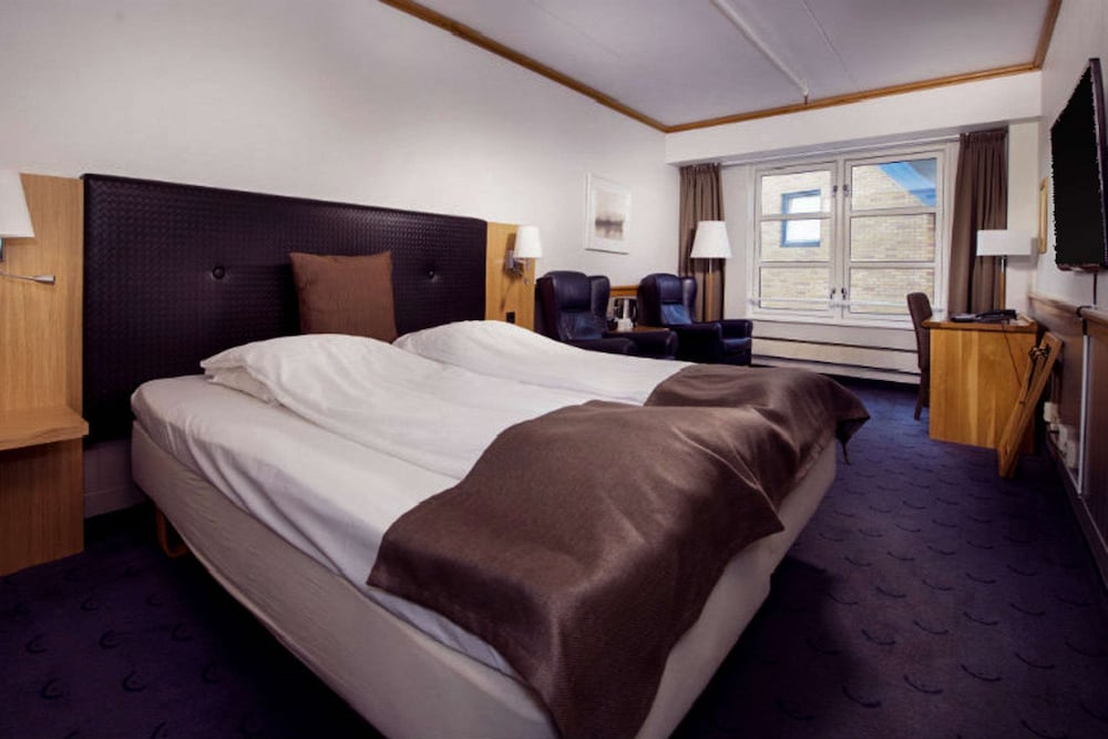 Standard Room, 2 Twin Beds - Photo 1