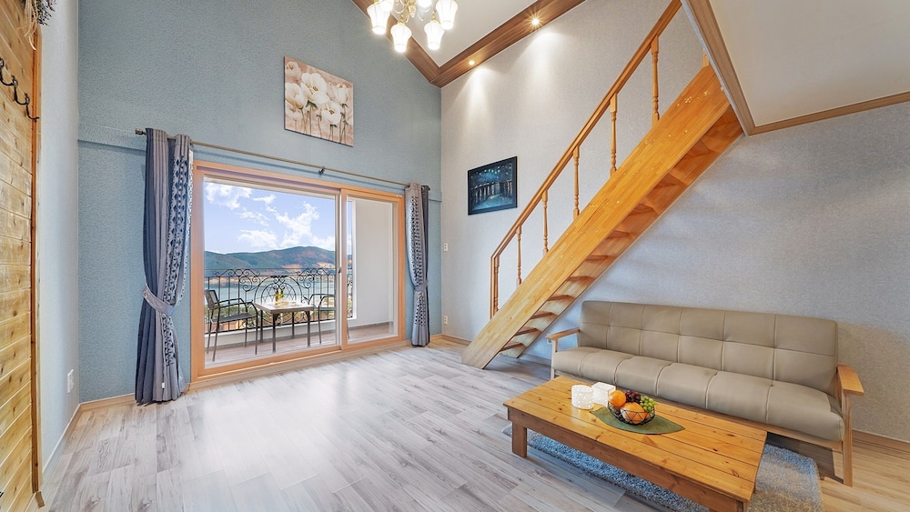 Duplex (A) photo 1
