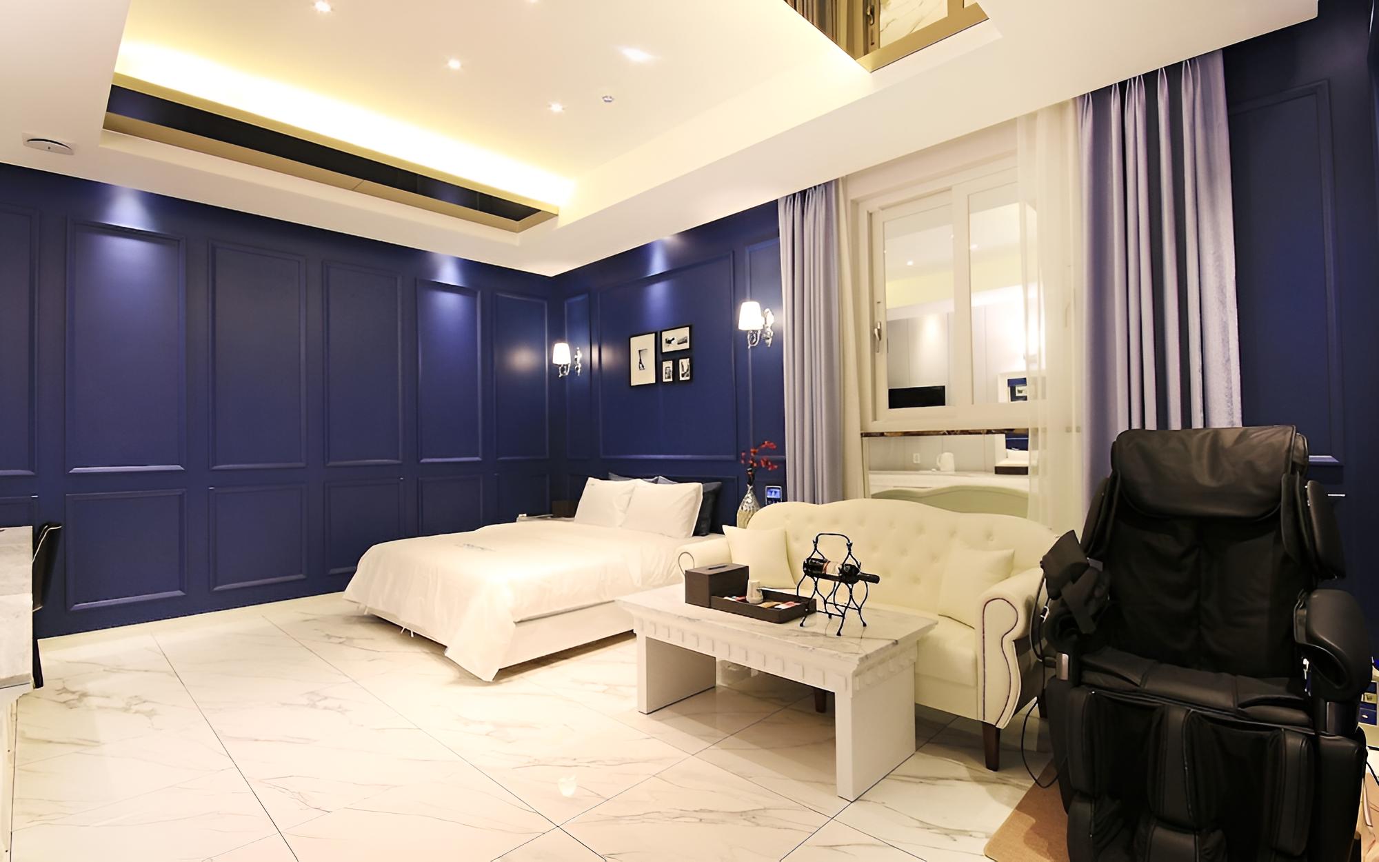 Room (Royal Suite - Breakfast included) - Photo 1