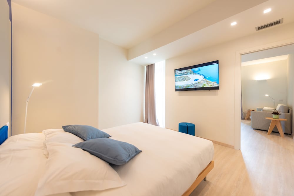 Superior Suite, 1 Bedroom, Sea View photo 2