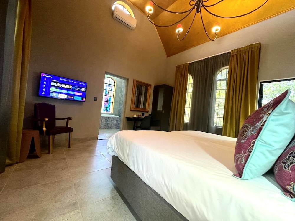 Superior Twin Room, 2 Twin Beds - Photo 9