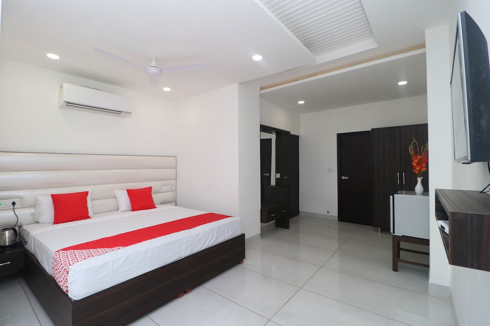Suite, 1 King Bed photo 1