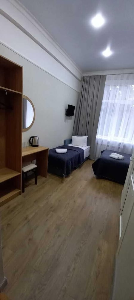 Economy Twin Room, 2 Twin Beds photo 3