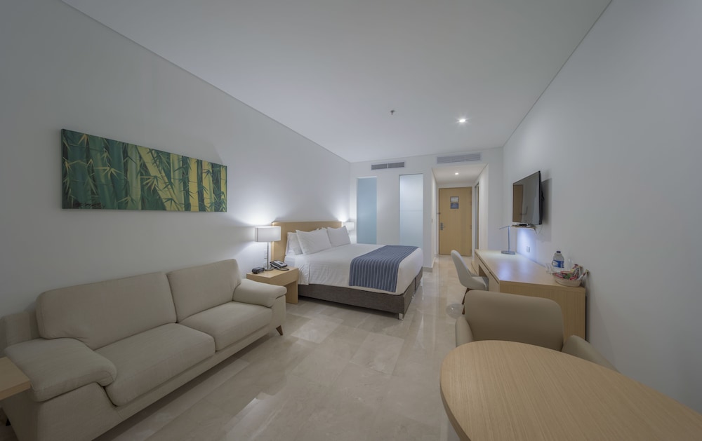 Standard Room, 1 King Bed - Photo 6