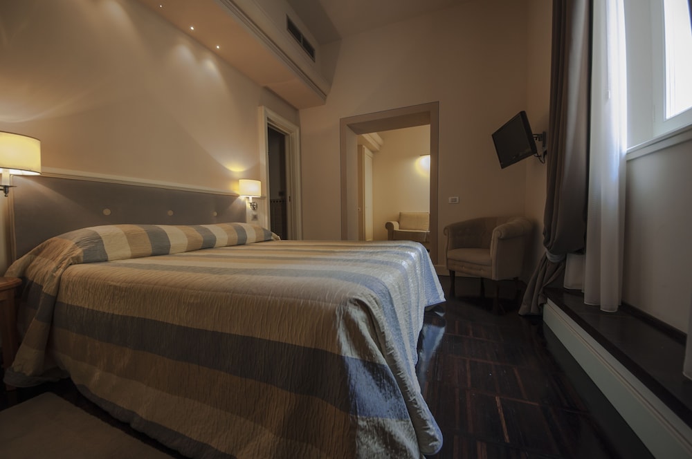 Superior Double Room Single Use photo 2