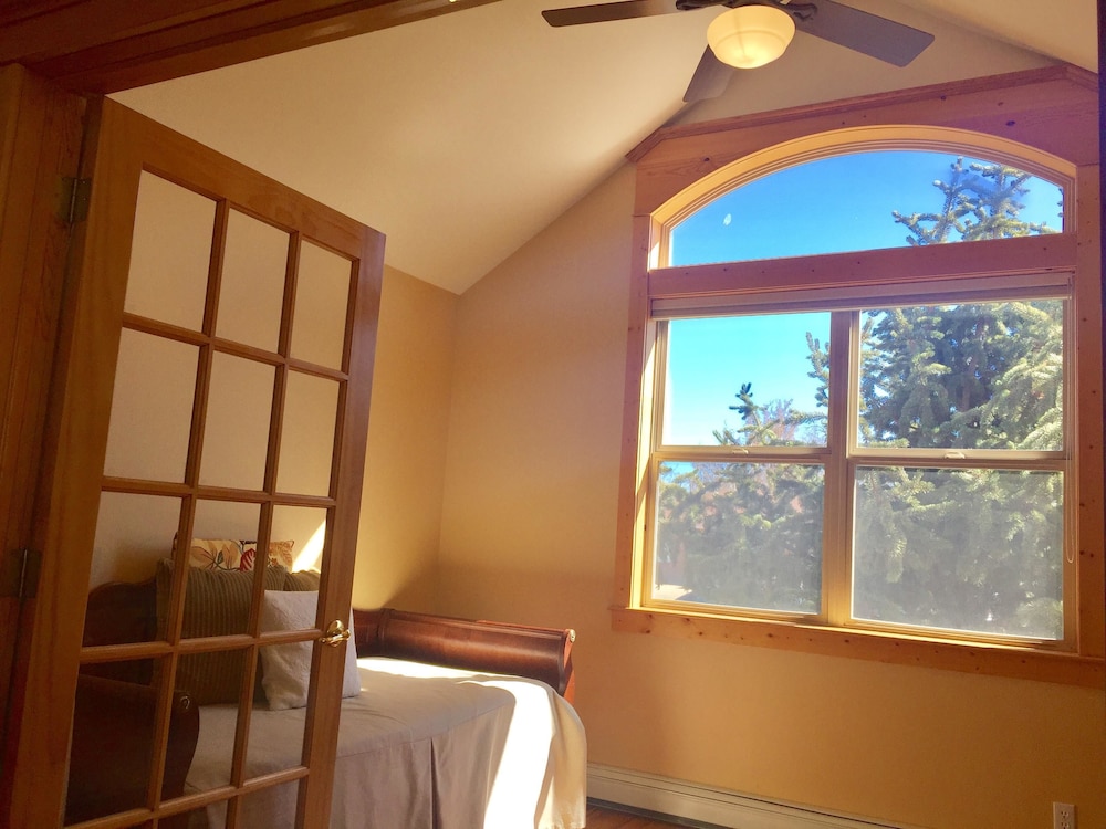 Comfort House, 4 Bedrooms, Mountainside photo 1