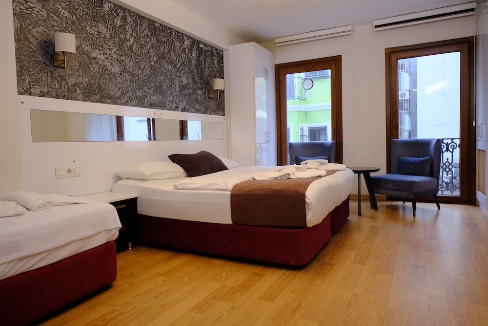 Family Triple Room photo 3