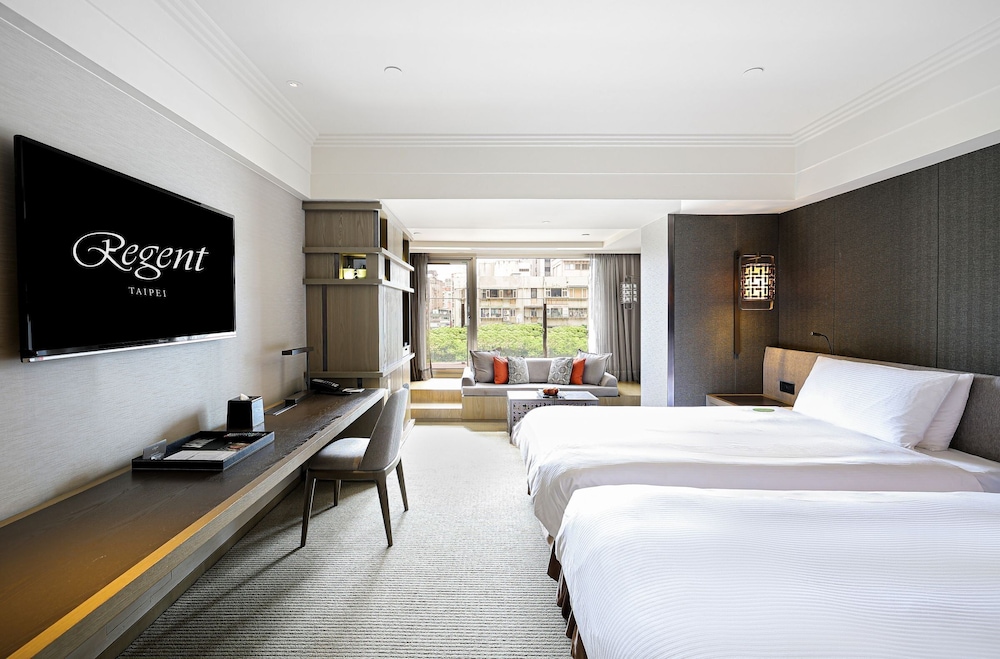 Premier Twin Room, Balcony