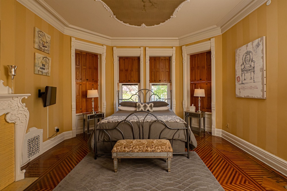 Louisa's Cherub Room