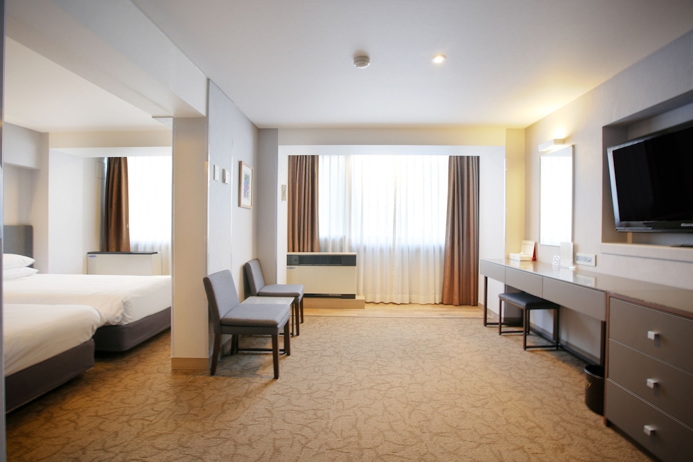 Deluxe Twin (No Parking, additional fee occurs if number of people booked & staying are different) - Photo 8