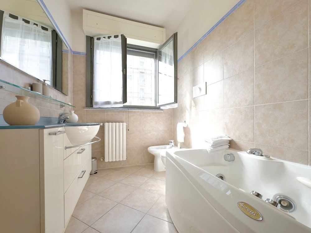 Double or Twin Room, Sea View - Photo 4