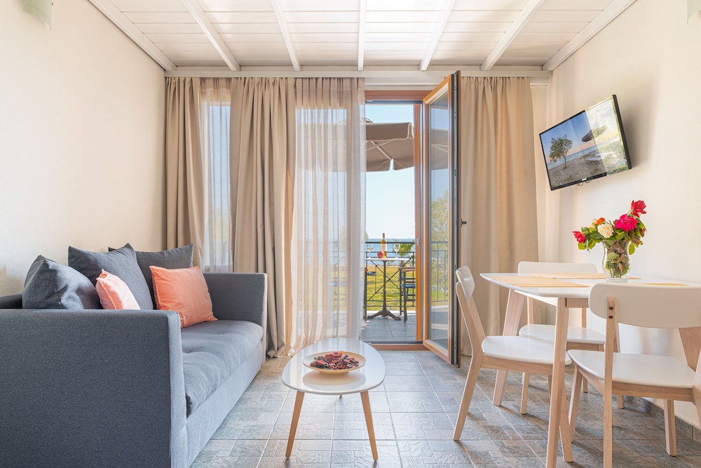 Triple Room, Sea View (Afros)