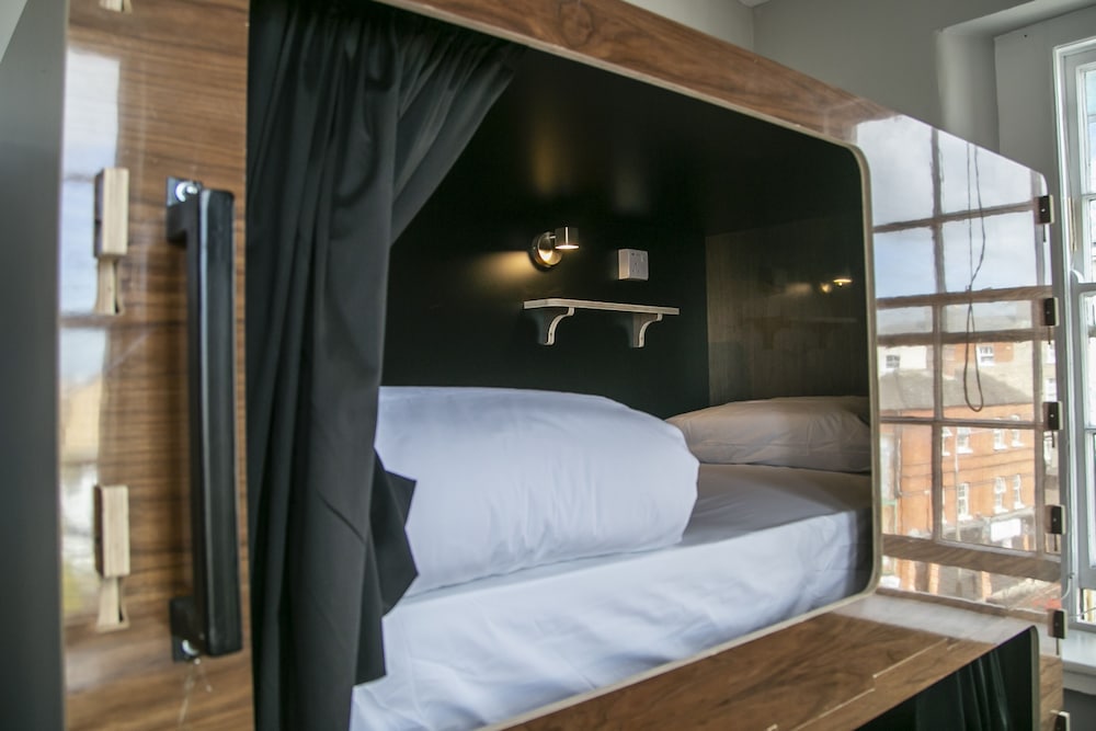 Bed in a Shared Room for 10 (Male) photo 1