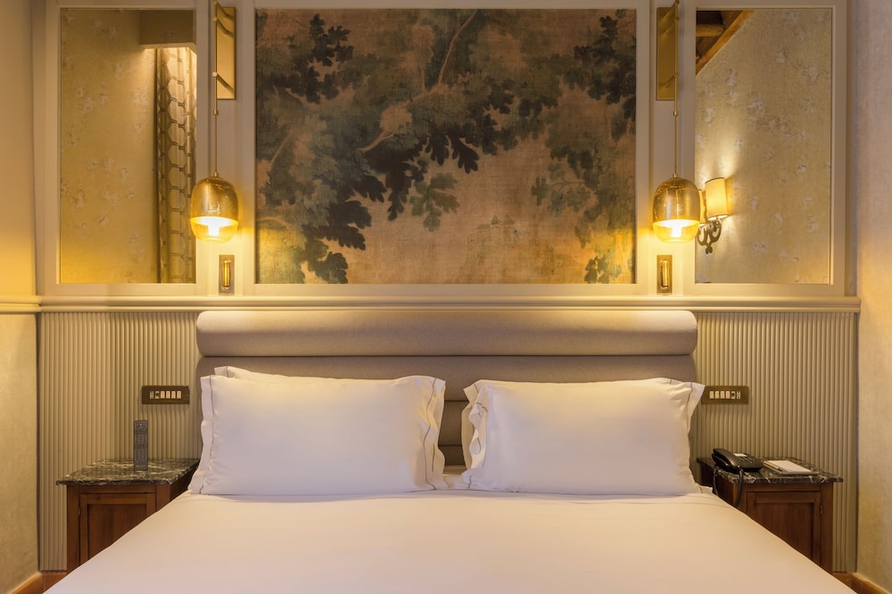 Deluxe Double Room Single Use