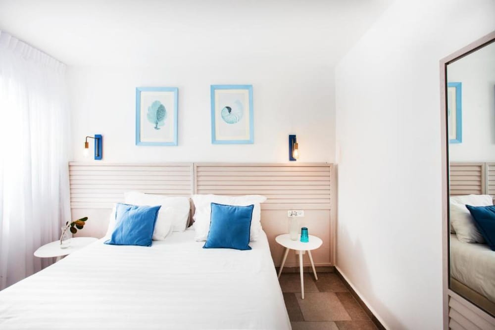 Boutique Room