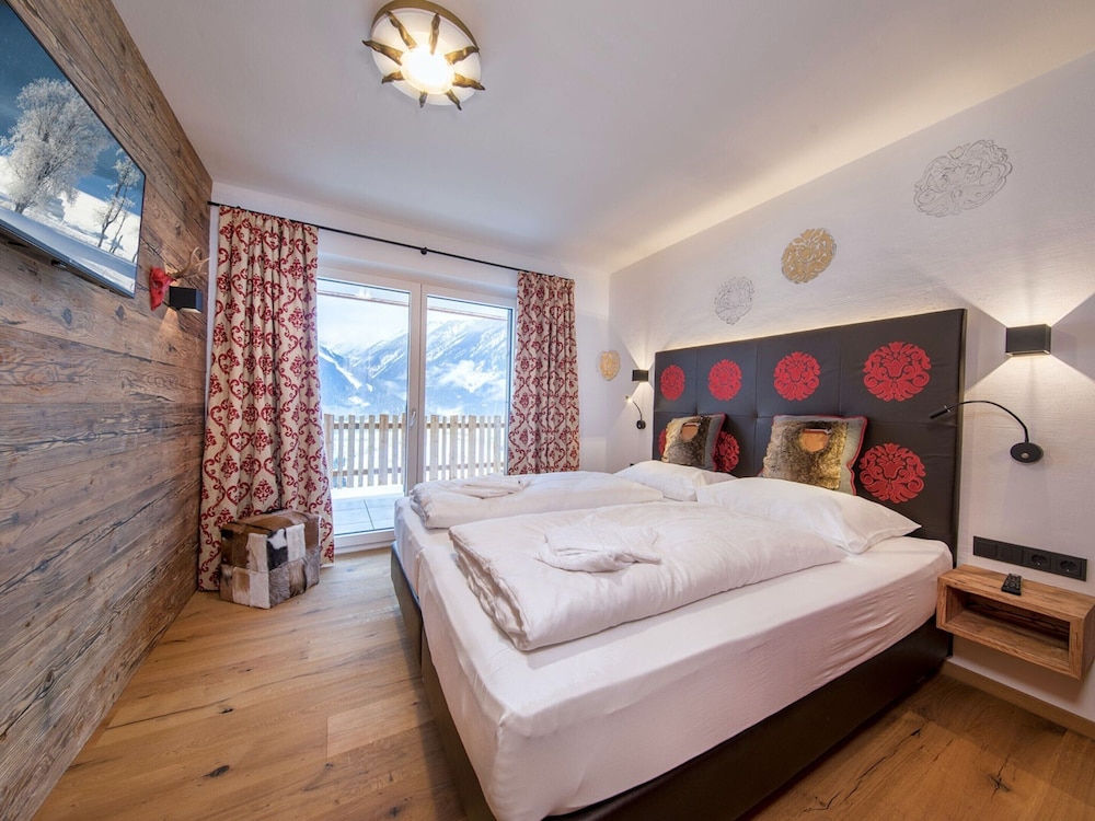 Deluxe Chalet, 5 Bedrooms