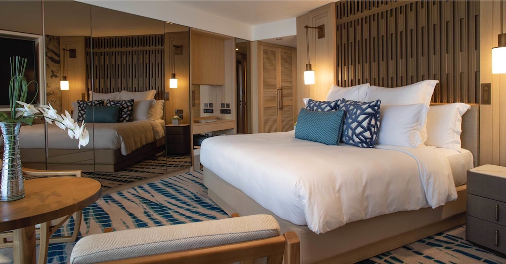 Deluxe Room (Ocean)