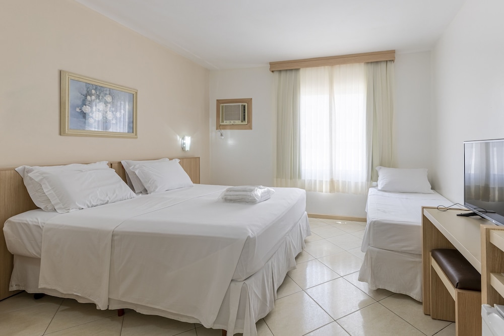 Family Room (Quintuplo) photo 2