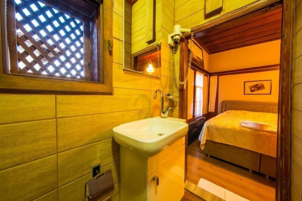 Standard Double or Twin Room photo 2