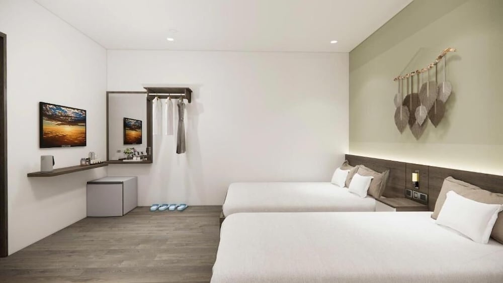 Deluxe Triple Room