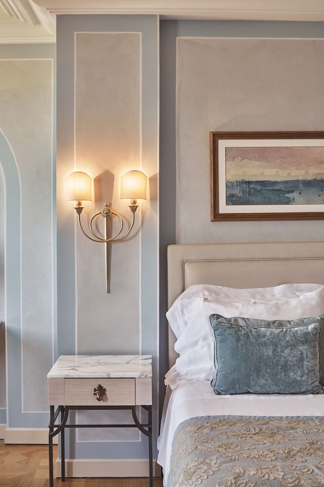 Premium Room (St Marks View) thumbnail 6