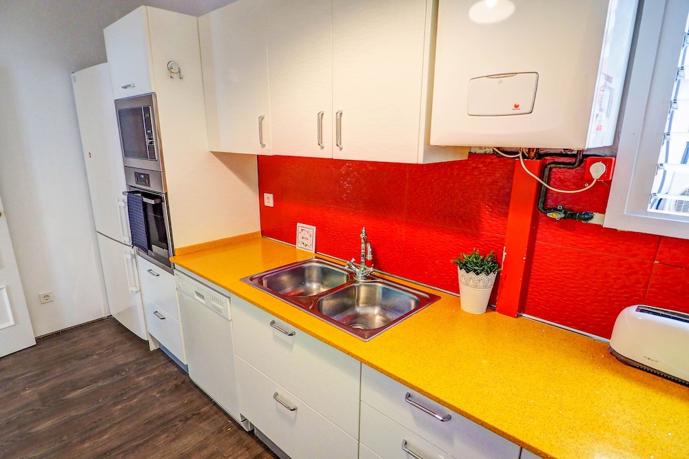 Family Apartment, 3 Bedrooms photo 2