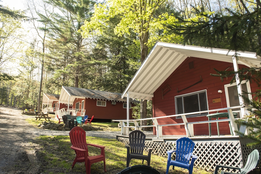 Cabin Eleven, 2 Bedrooms photo 1