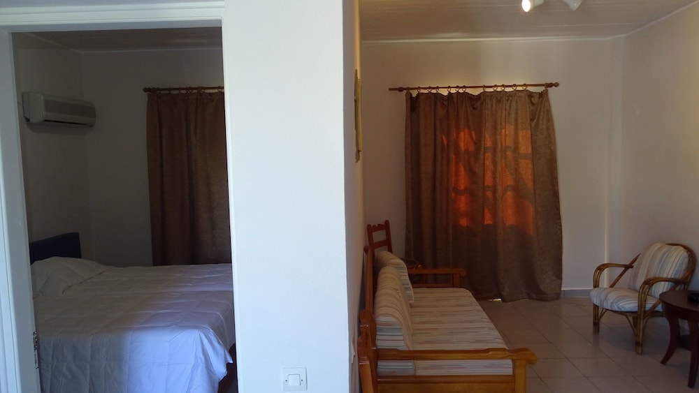 Family Room, 1 Bedroom photo 1