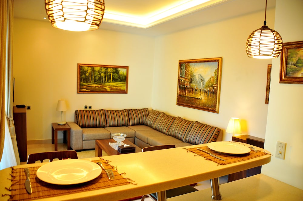 One-Bedroom Suite (twin) with City View