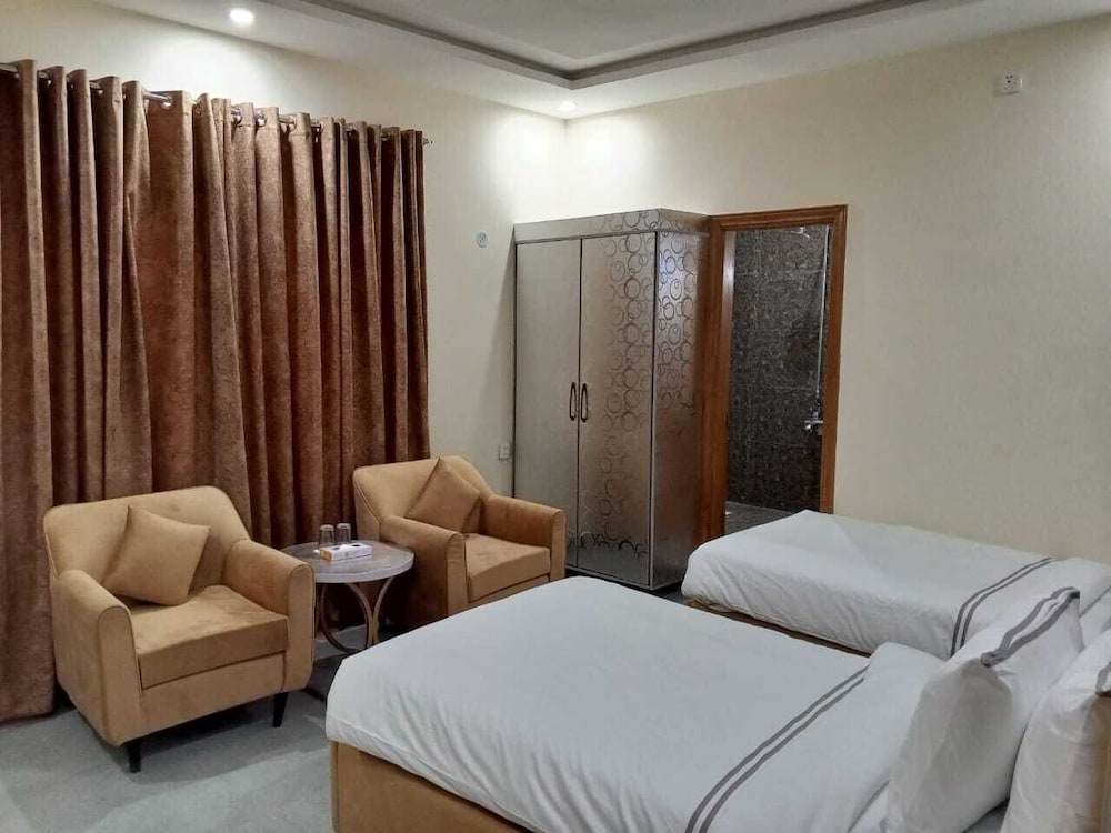 Deluxe Double Room photo 2