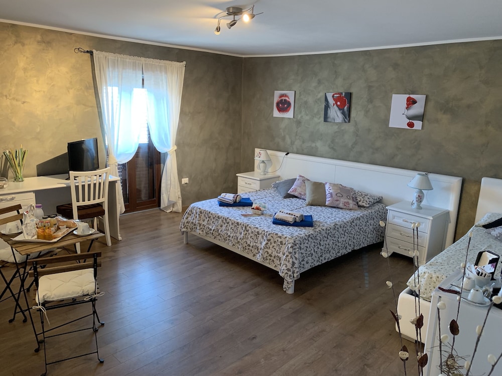 Basic Double Room photo 2