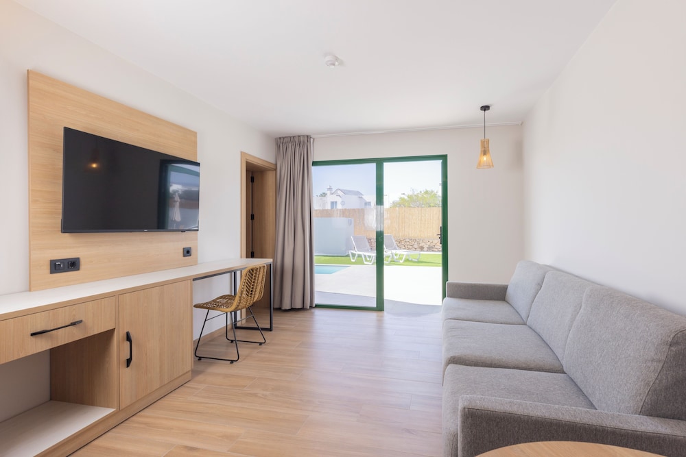 Superior Suite with Private Pool