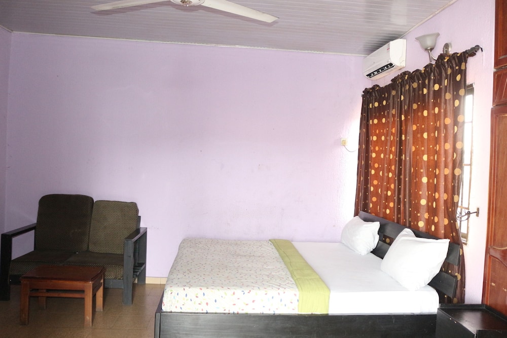 Standard Room photo 2