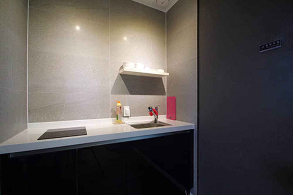 Premium Twin Room, Kitchenette (Pension Type)