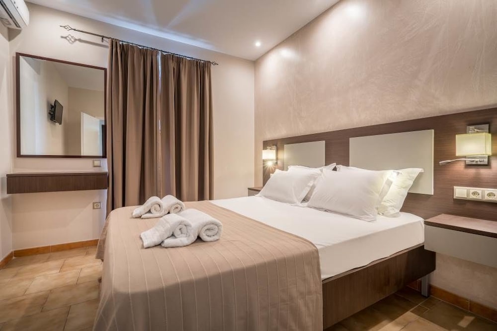Deluxe Apartment, 2 Bedrooms, Pool View