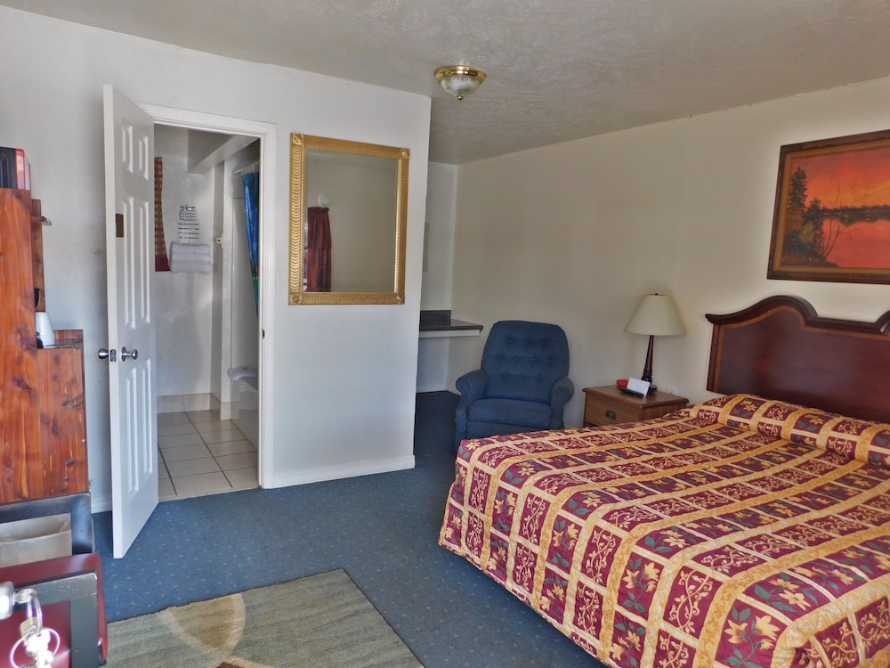 Standard Room, 1 Queen Bed, Smoking
