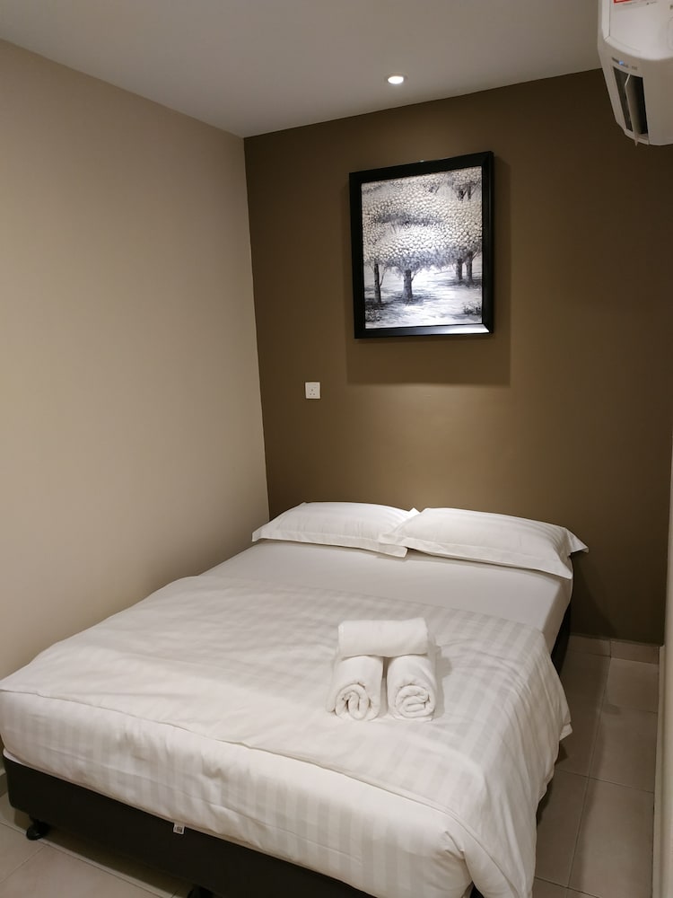 Standard Room, 1 Queen Bed - Photo 1
