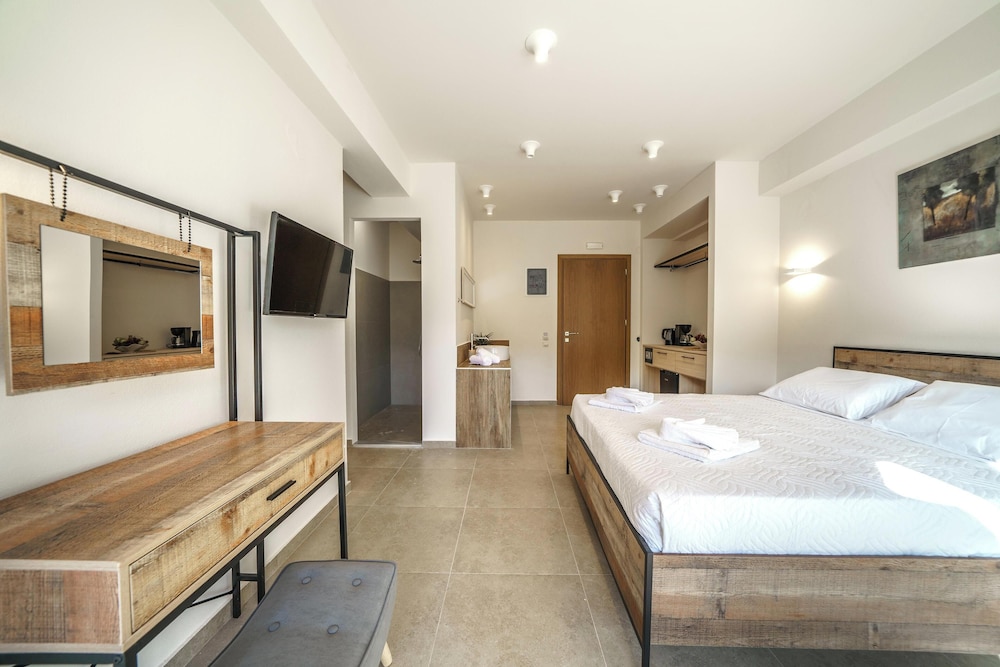 Deluxe Suite, Balcony, Mountain View