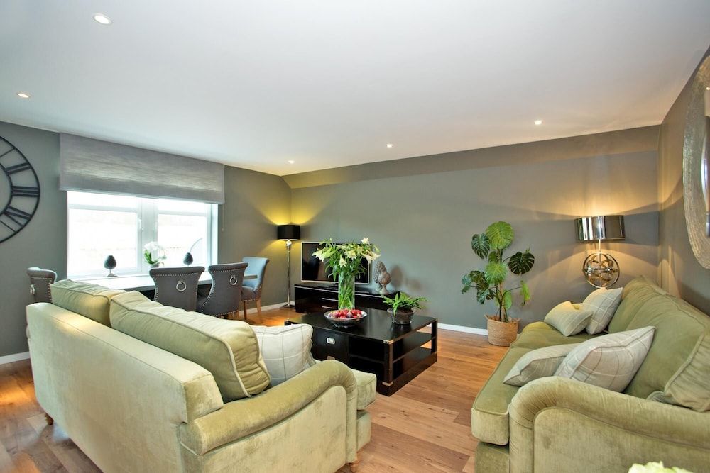 Modern Apartment Near River Dee and Aberdeen City, Photo 10