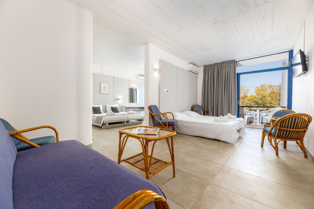 Family Room, Sea View photo 2