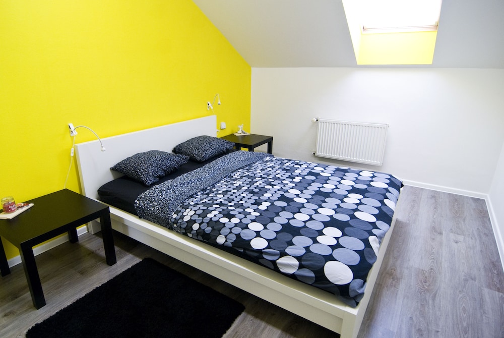 Basic Double Room, 1 Queen Bed photo 3