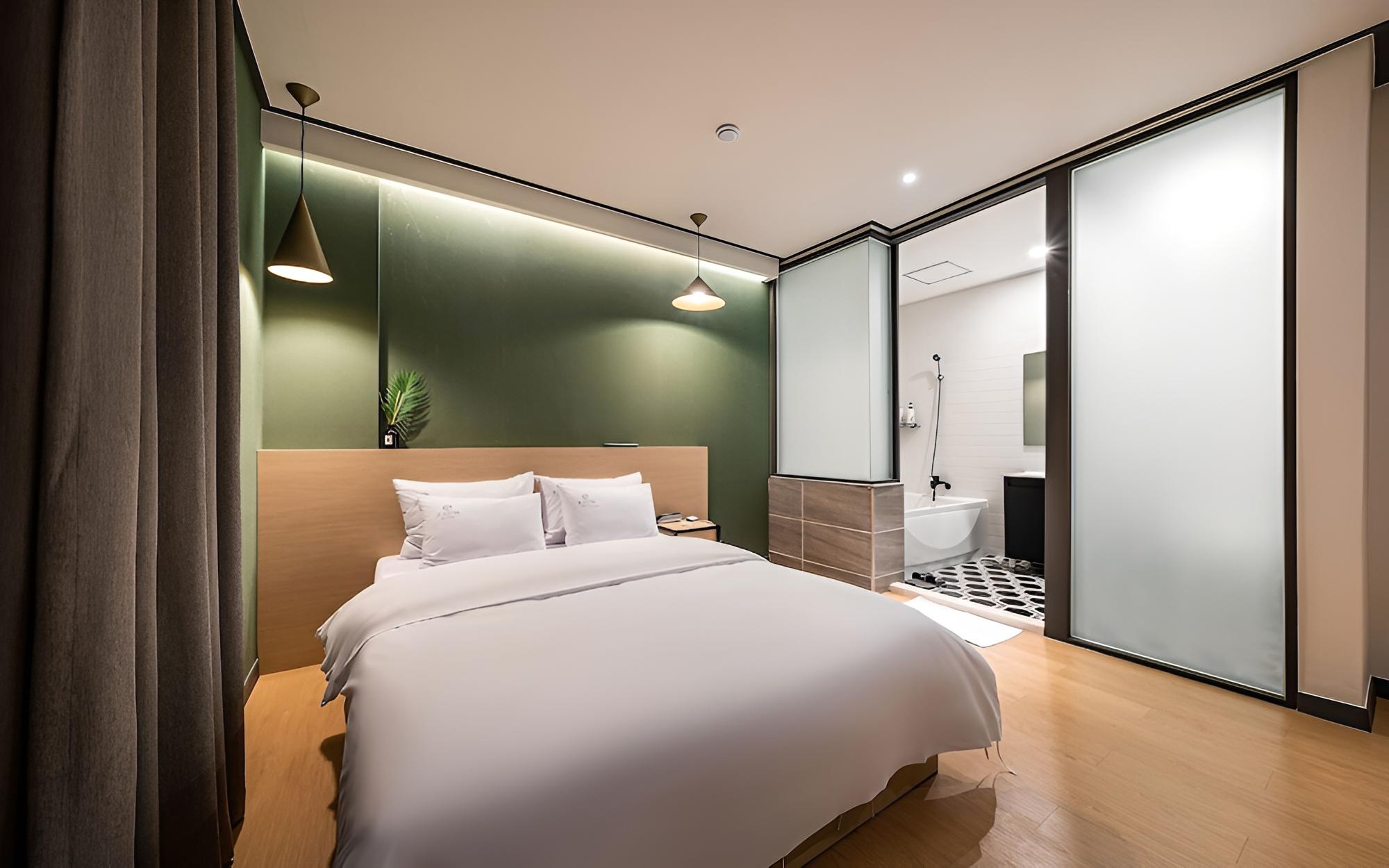 Room (Suite (Bag 1PC Netflix installed)) - Photo 3