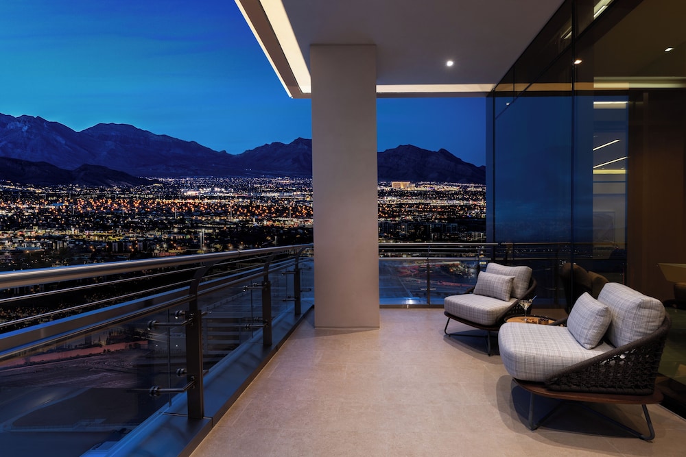 Vista King Suite thumbnail 6