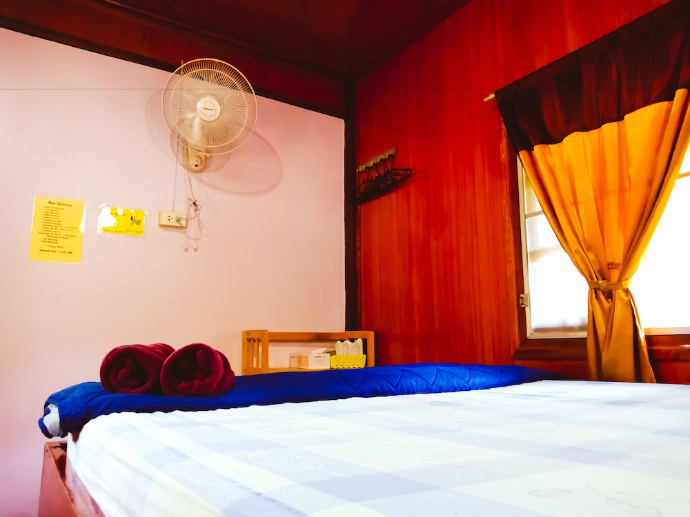 Wooden Fan Double Room photo 3