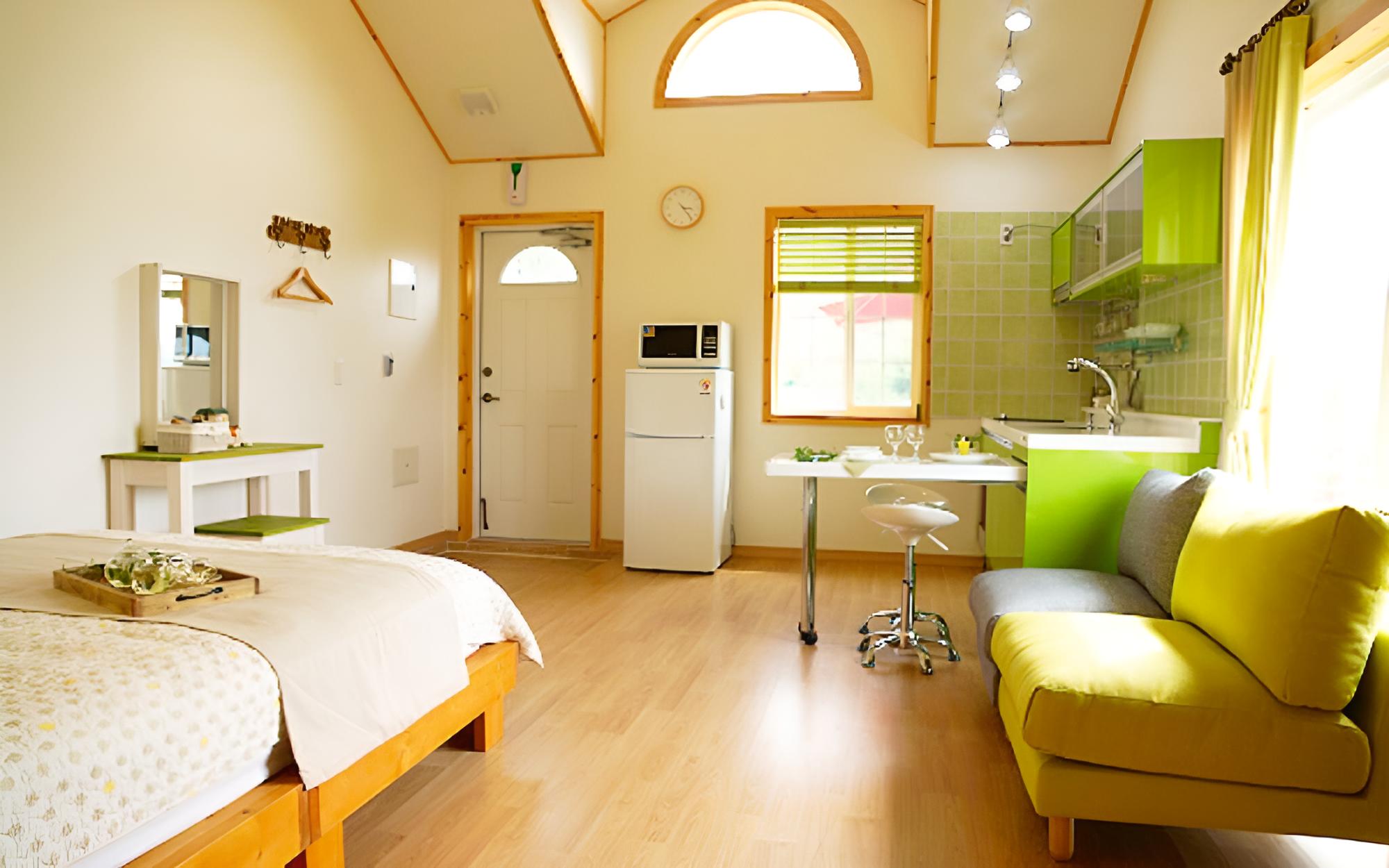 Room (Rosemary) - Photo 9
